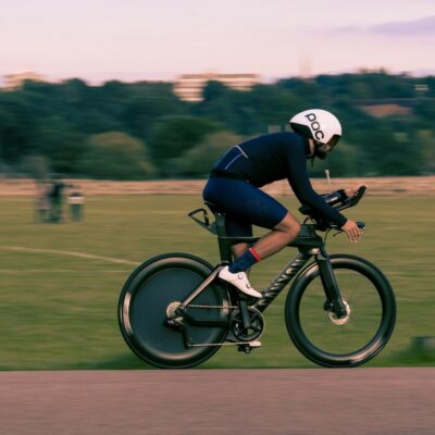 vélo aérodynamique de contre la montre