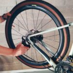 retrait d'une roue arrière de vélo à disque